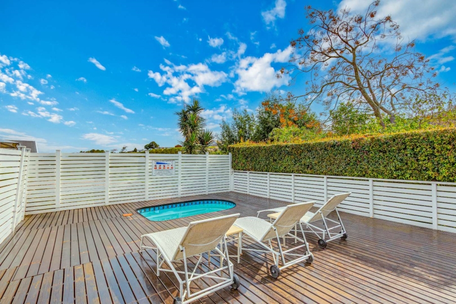 2 Bedroom Property for Sale in Knysna Central Western Cape